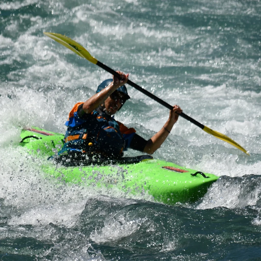 Cursos de kayak aguas bravas - Eseraventura